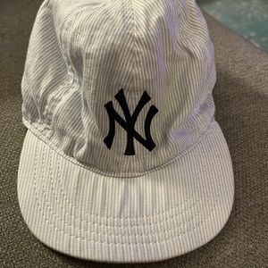 New Era Reversible New York Yankees toddler hat